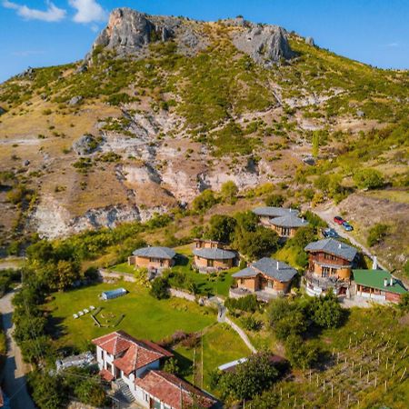 Eco Village Under The Cliffs Ilindenci Kültér fotó