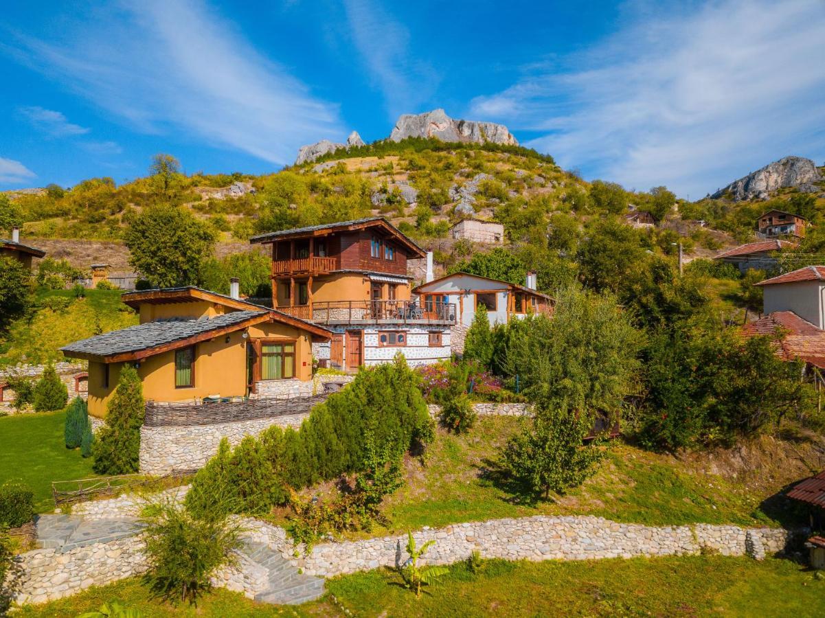 Eco Village Under The Cliffs Ilindenci Kültér fotó