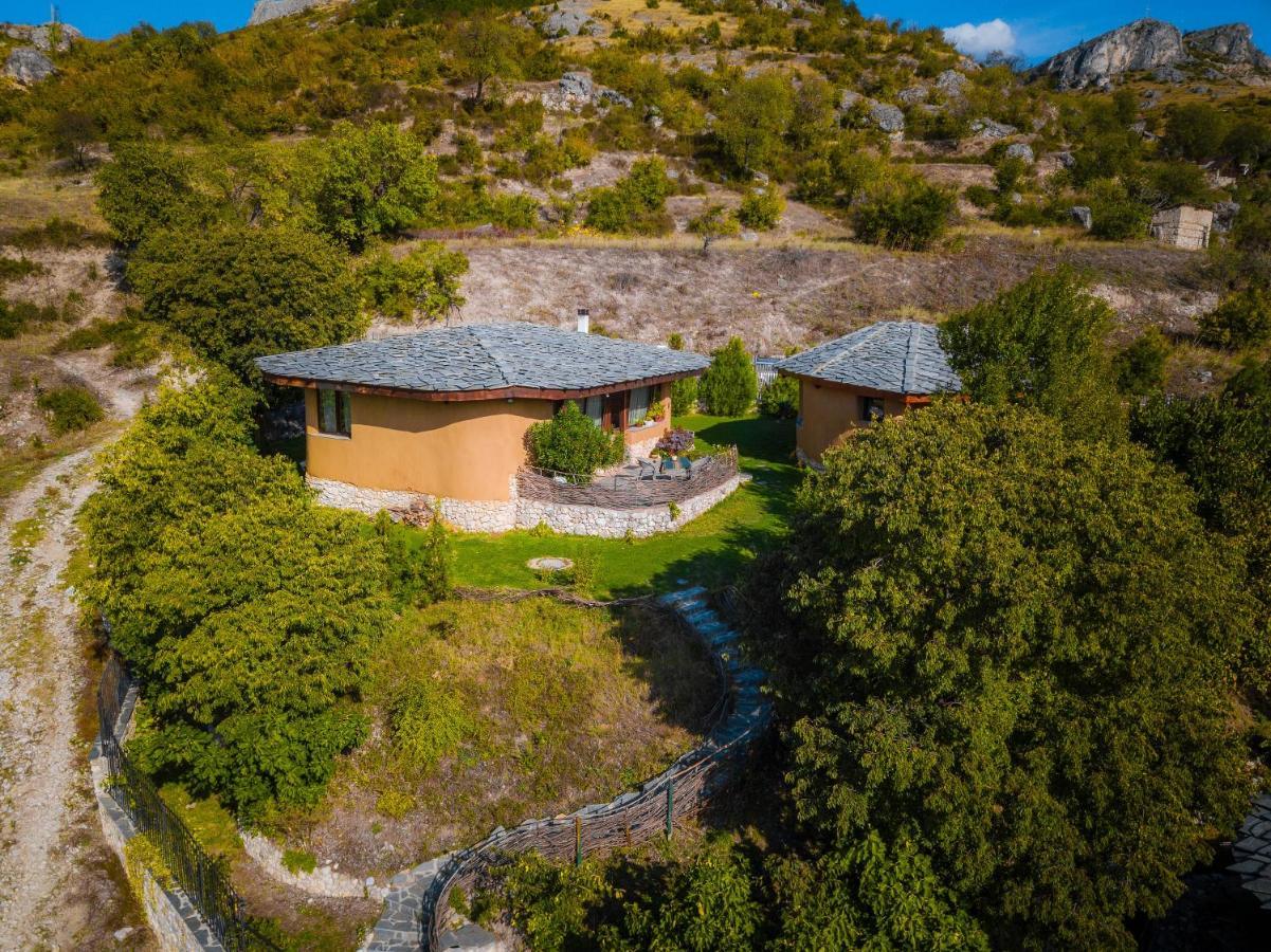 Eco Village Under The Cliffs Ilindenci Kültér fotó