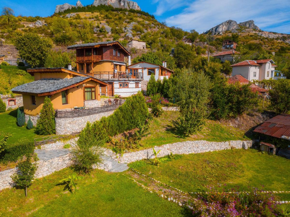 Eco Village Under The Cliffs Ilindenci Kültér fotó