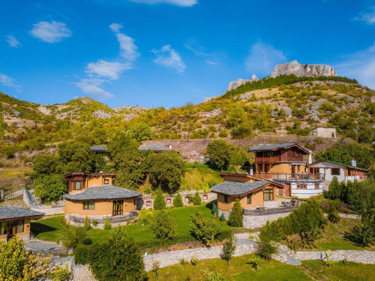 Eco Village Under The Cliffs Ilindenci Kültér fotó