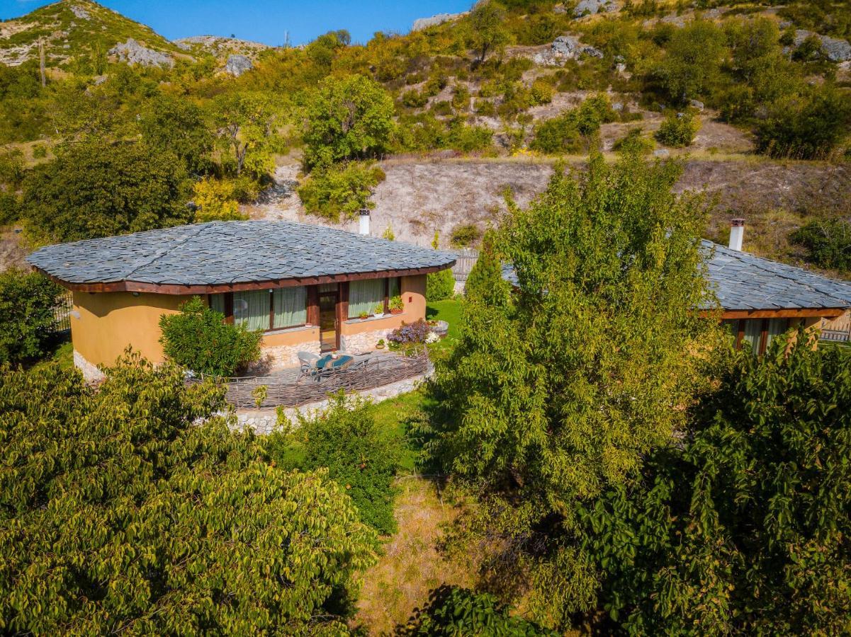 Eco Village Under The Cliffs Ilindenci Kültér fotó