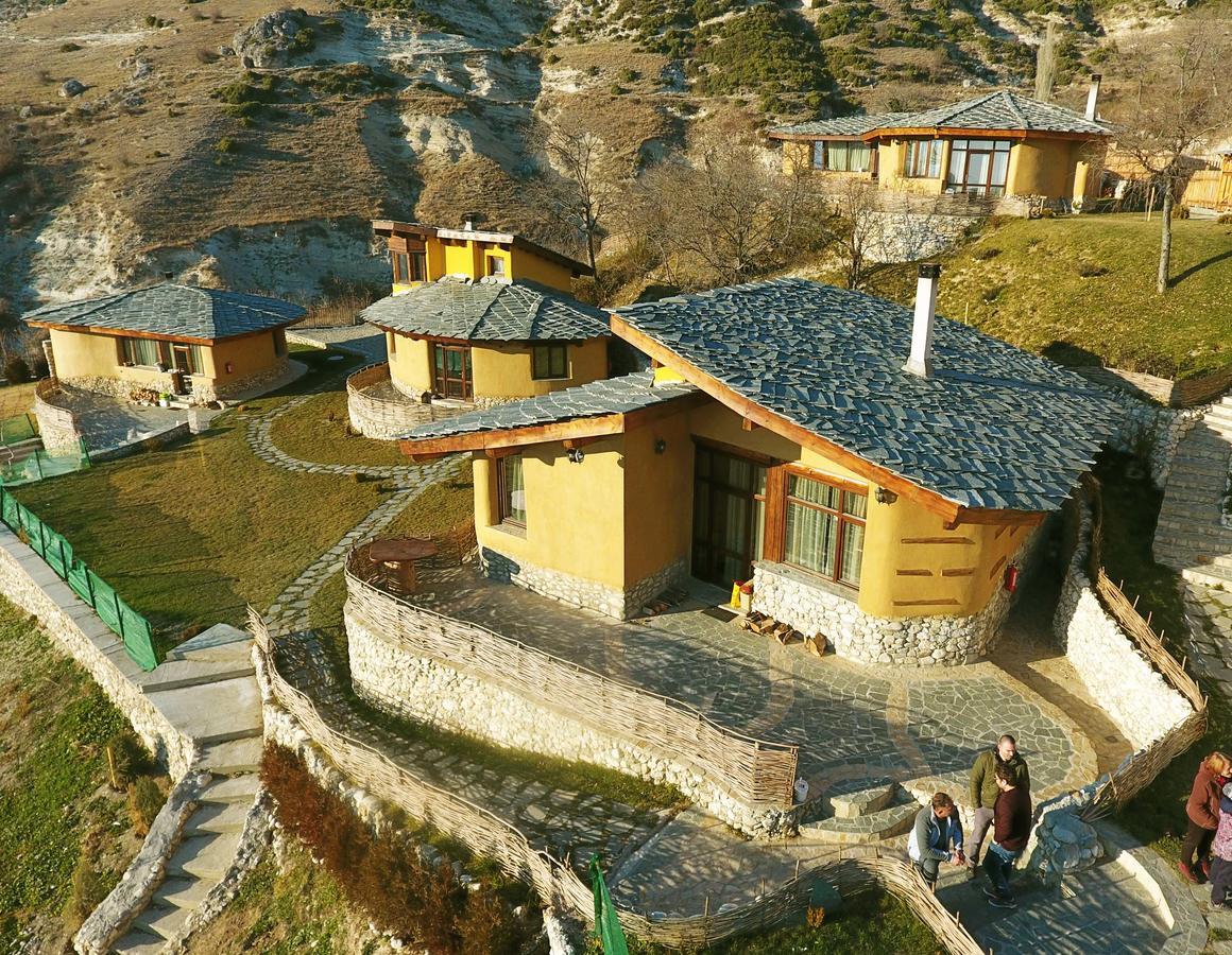 Eco Village Under The Cliffs Ilindenci Kültér fotó