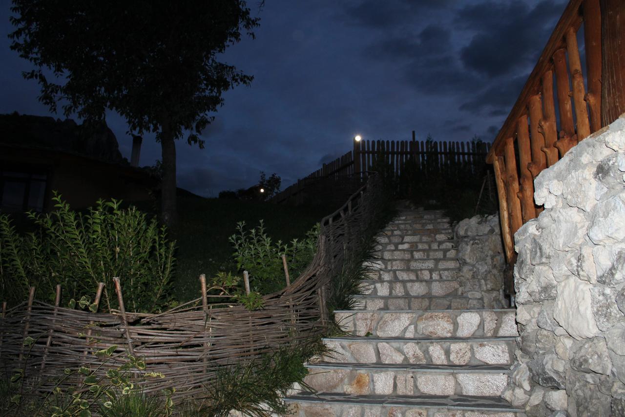 Eco Village Under The Cliffs Ilindenci Kültér fotó