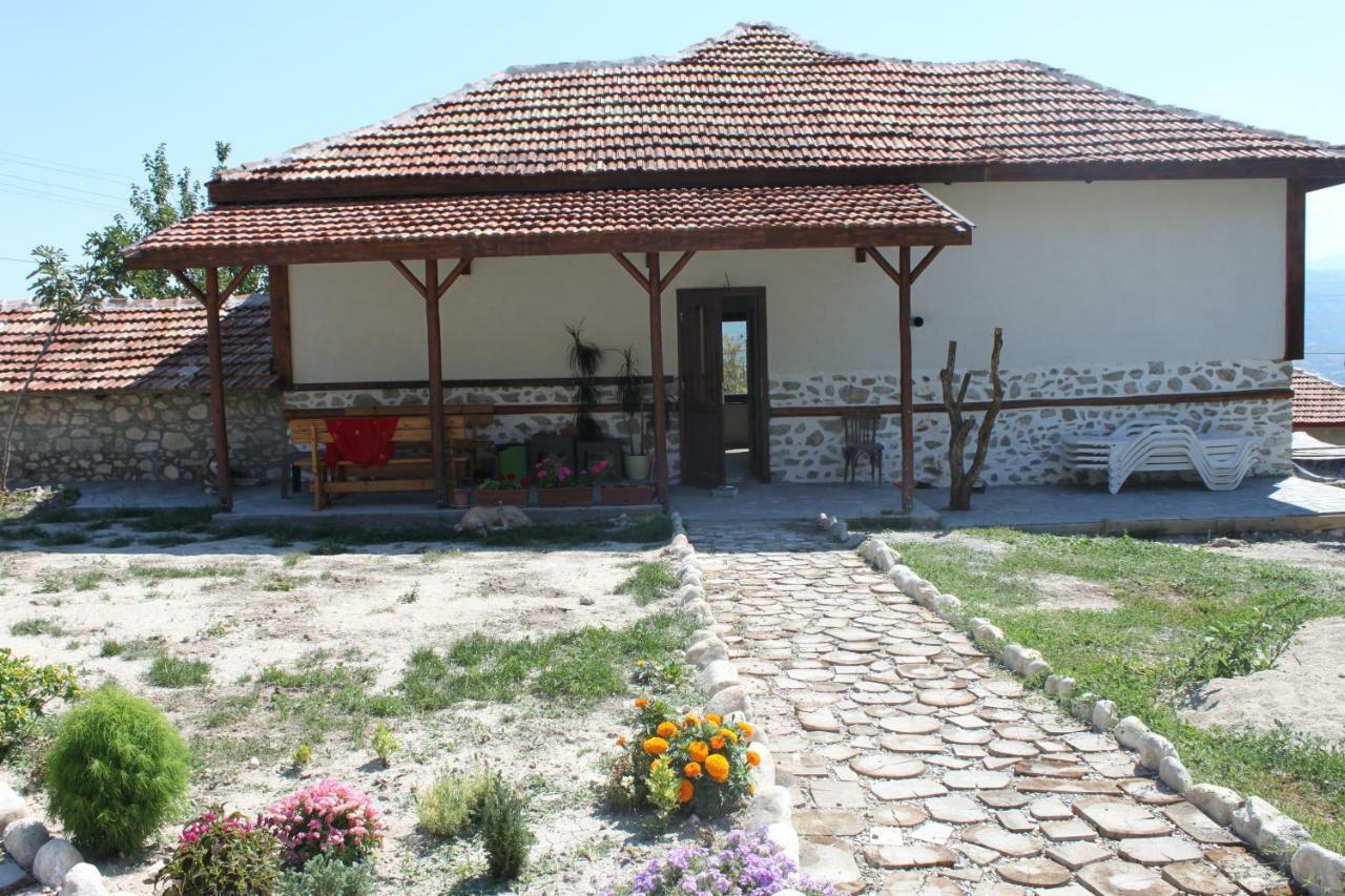 Eco Village Under The Cliffs Ilindenci Kültér fotó