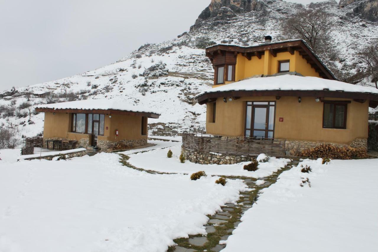 Eco Village Under The Cliffs Ilindenci Kültér fotó