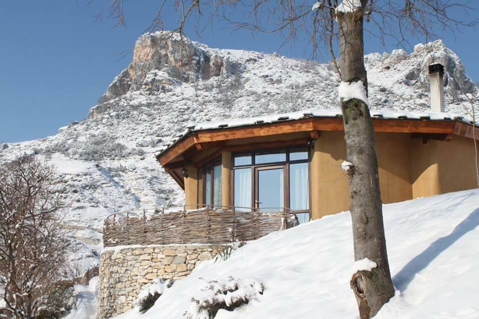 Eco Village Under The Cliffs Ilindenci Kültér fotó