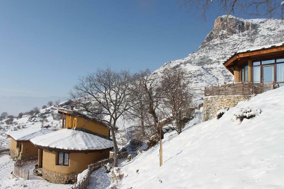 Eco Village Under The Cliffs Ilindenci Kültér fotó